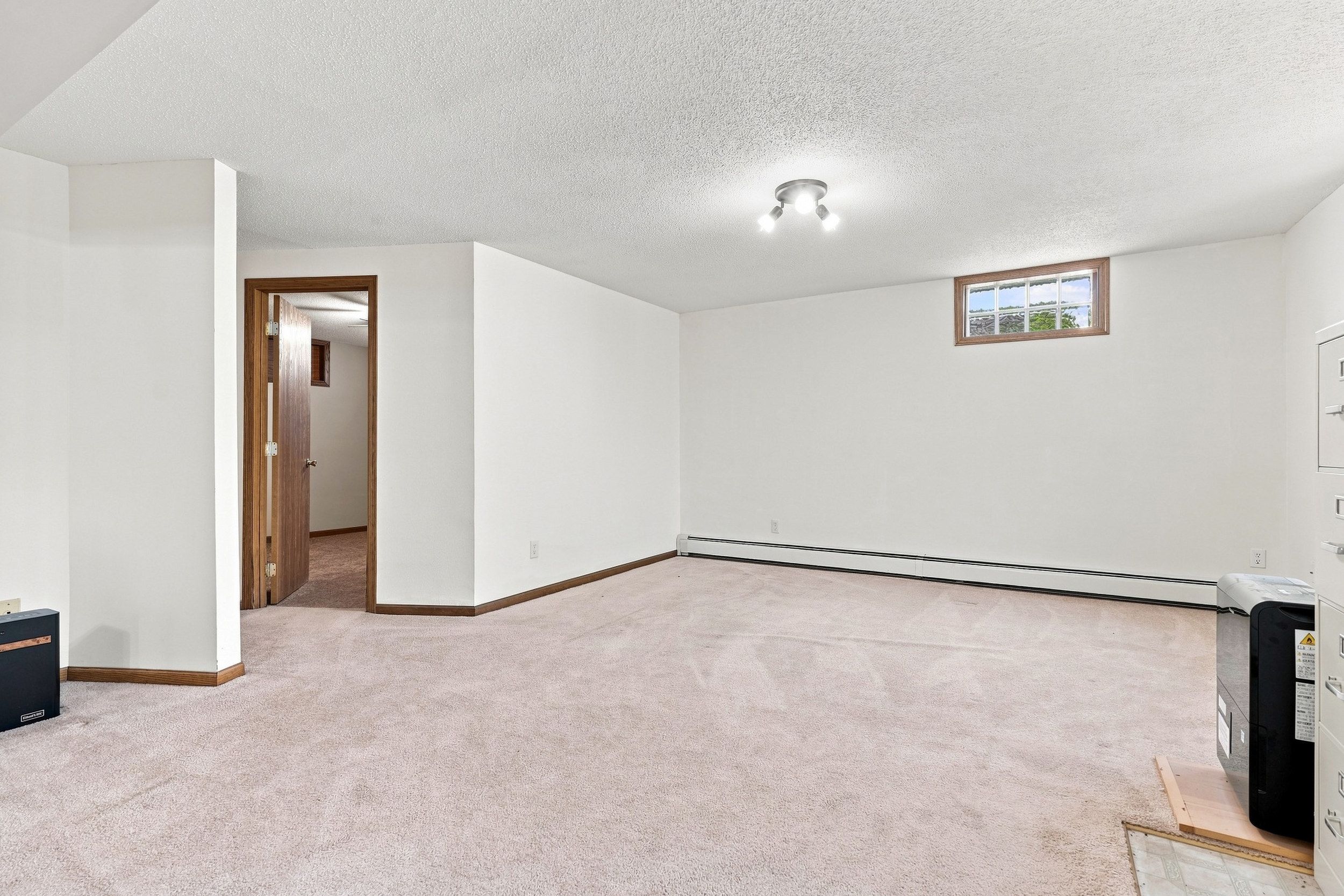 Listing Photo: 2960 160th St 0018-